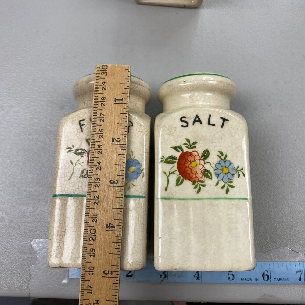 Vintage Shaker Set Salt Pepper Flour Sugar Floral Ceramic Hand Painted Japan 50s - Picture 10 of 12